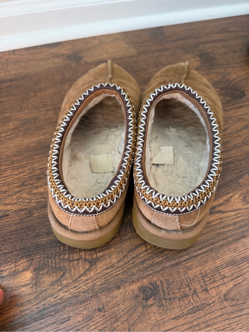 UGG Women's Tasman Slipper in chestnut brown size 8 - Picture 4 of 8